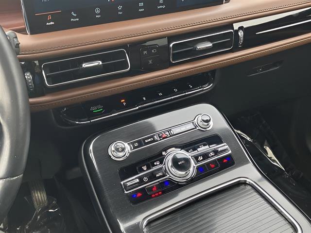 Used 2022 Lincoln Nautilus Reserve w/ Equipment Group 201A image 16