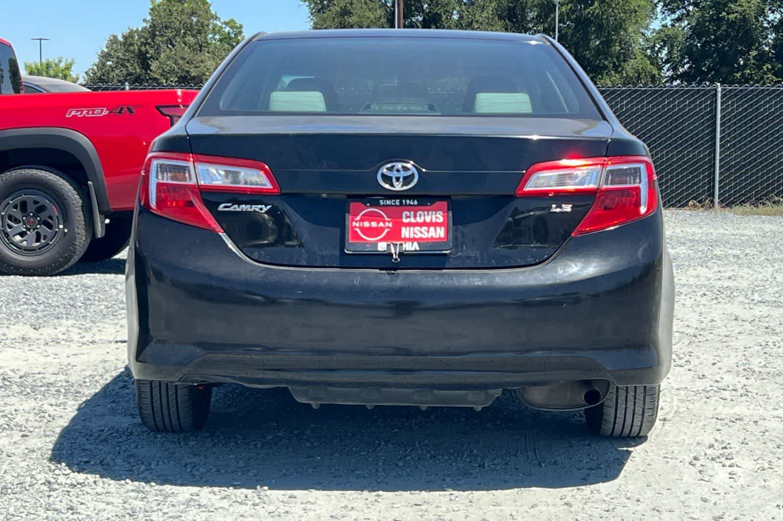 Used 2014 Toyota Camry LE FWD image 8