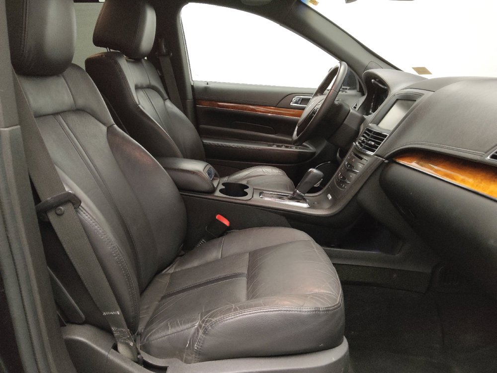 Used 2015 Lincoln MKT AWD image 21