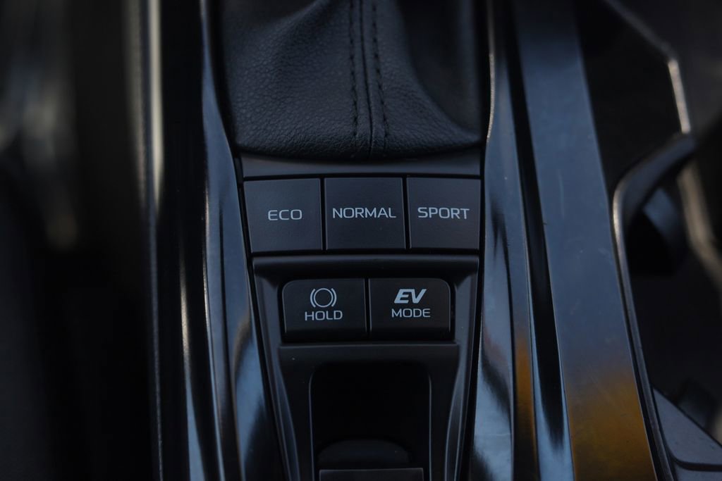 Used 2025 Toyota Camry LE FWD image 12