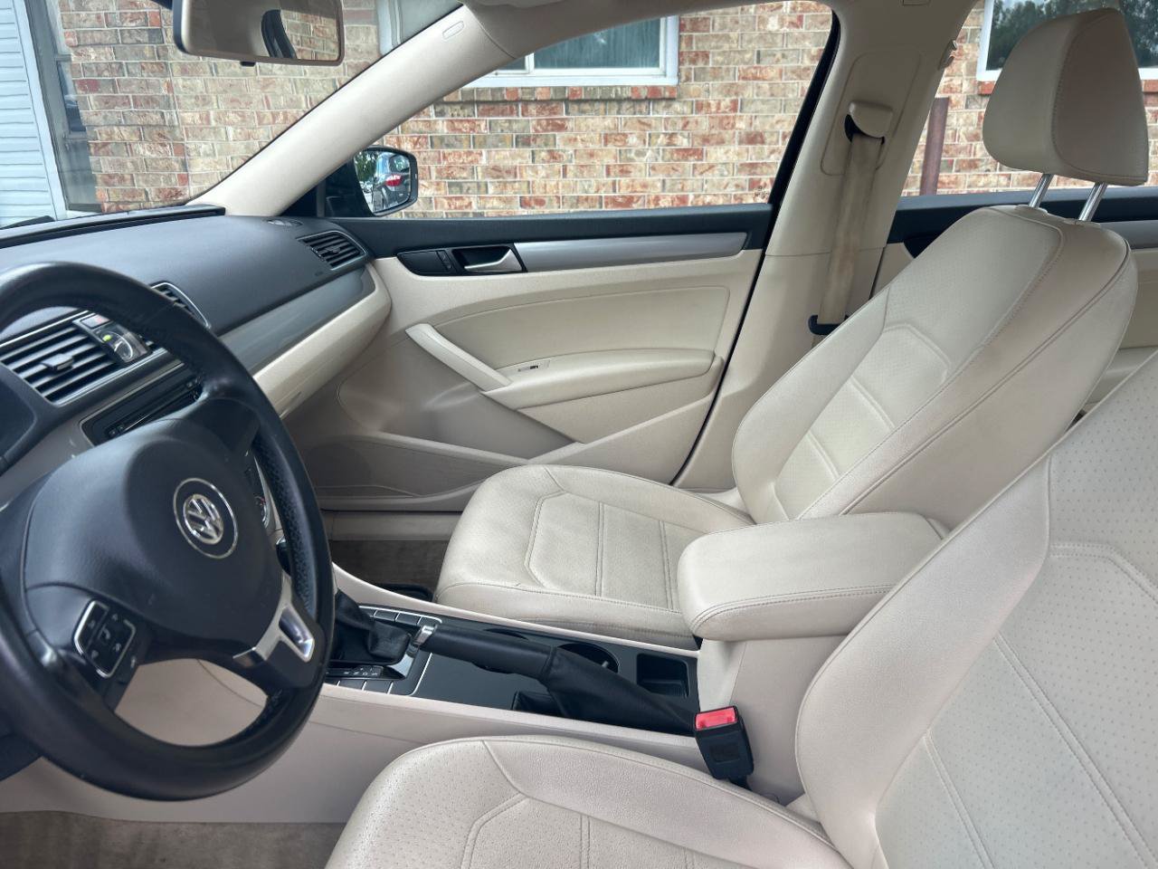 Used 2015 Volkswagen Passat 1.8T Limited Edition FWD image 18