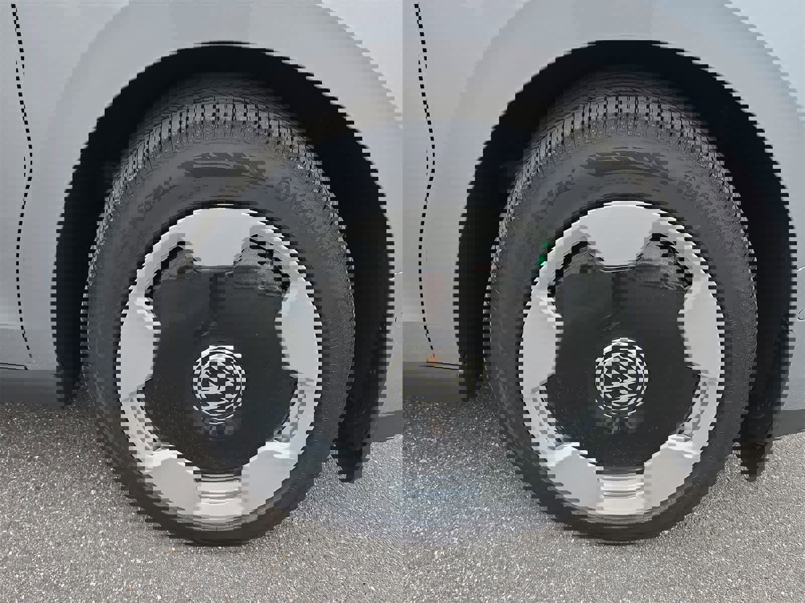 New 2025 Volkswagen ID. Buzz Pro S Plus image 14