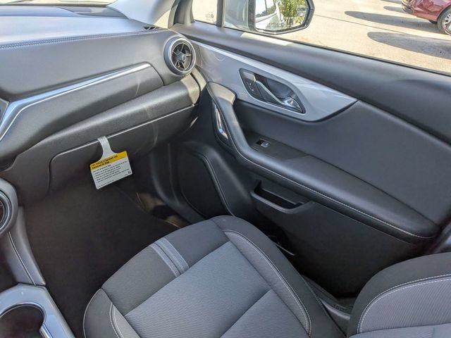 Used 2025 Chevrolet Blazer LT FWD image 18