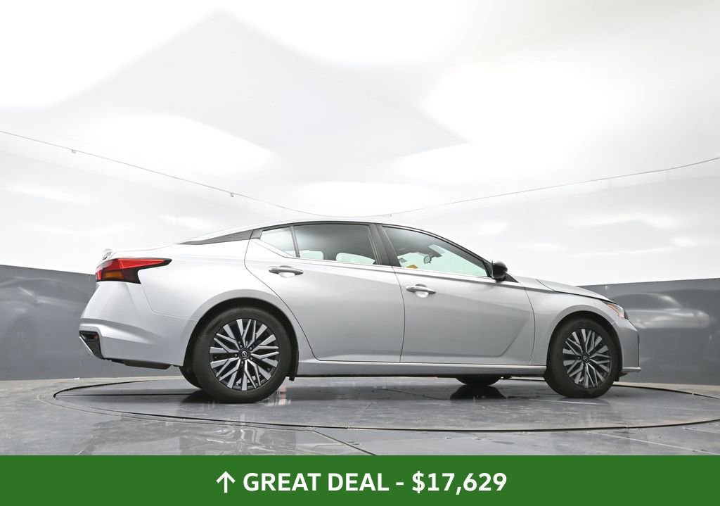 Used 2024 Nissan Altima 2.5 SV image 49
