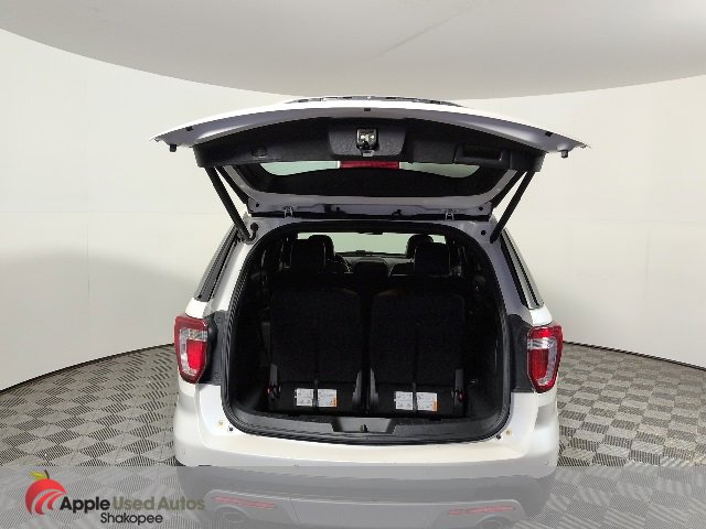 Used 2017 Ford Explorer XLT w/ Equipment Group 202A image 12