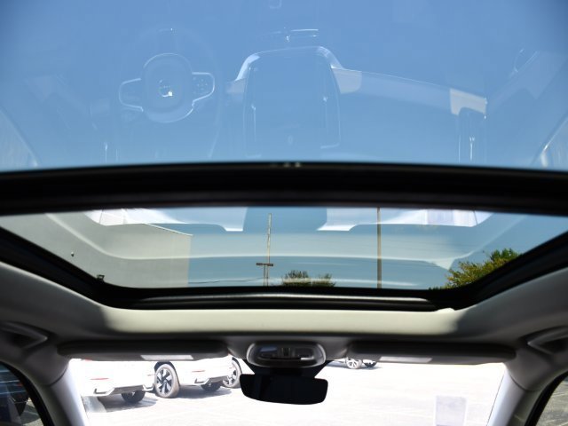 New 2026 Volvo XC90 B6 Plus w/ Protection Package Premier image 31
