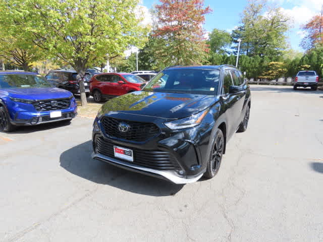 Used 2025 Toyota Highlander XSE AWD/4WD image 1