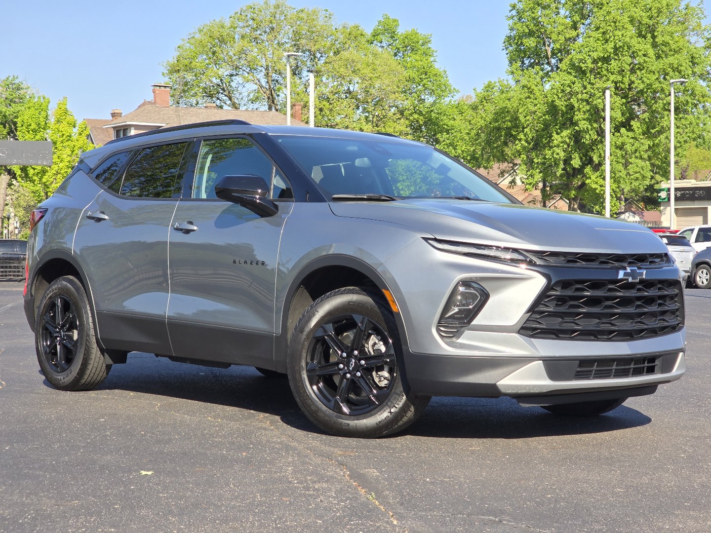 Used 2023 Chevrolet Blazer LT w/ Midnight/Sport Edition FWD image 2