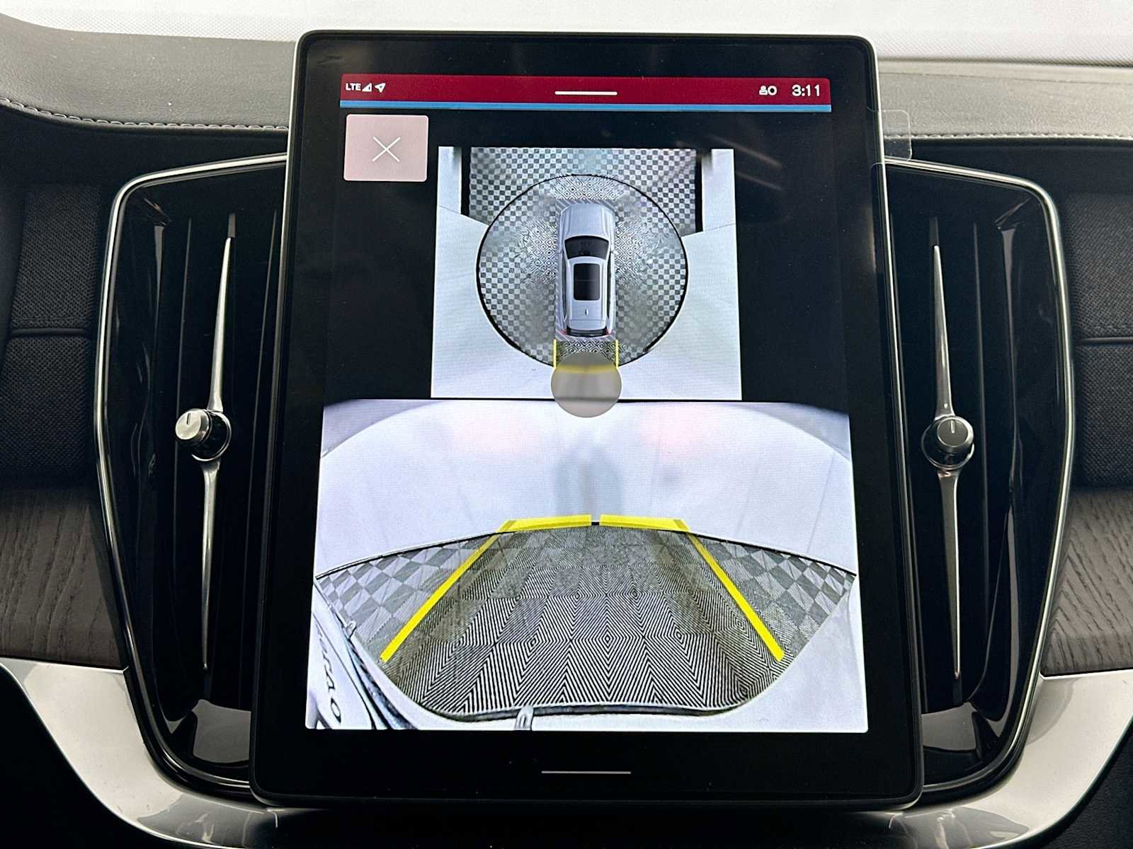 New 2025 Volvo XC90 T8 Plus w/ Protection Package Premier image 14