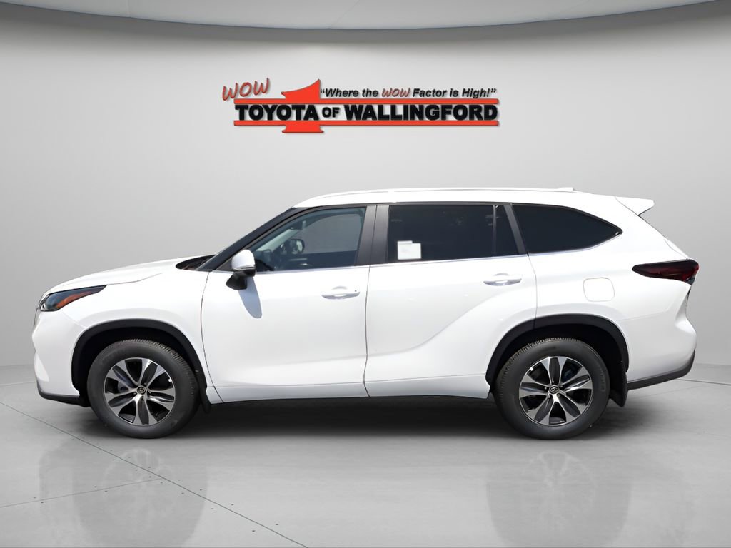 New 2026 Toyota Highlander XLE AWD/4WD image 2