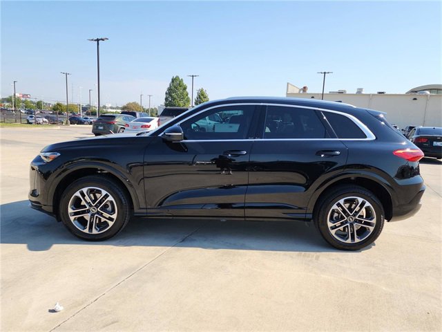 Certified 2025 Audi Q5 Premium w/ Convenience Package image 4