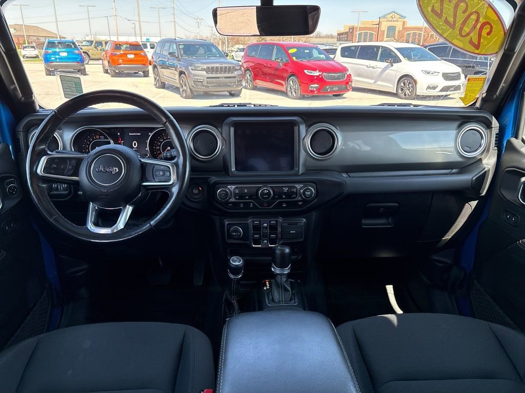 Used 2022 Jeep Wrangler Unlimited Sahara w/ Cold Weather Group AWD/4WD image 11