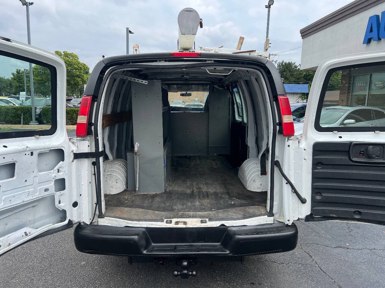 Used 2012 Chevrolet Express 2500 w/ Cold Climate Package RWD image 16