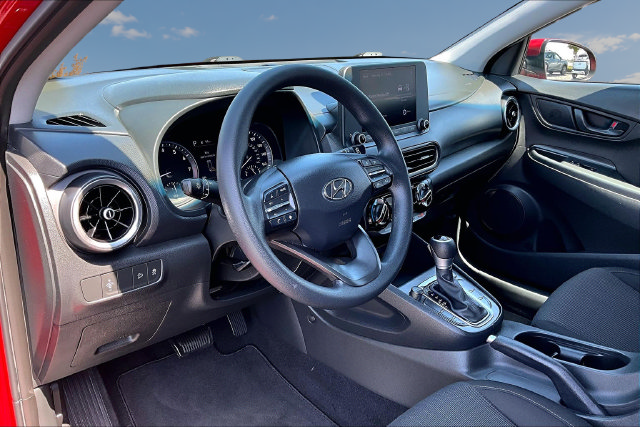 Used 2022 Hyundai Kona SEL w/ Cargo Package AWD/4WD image 16