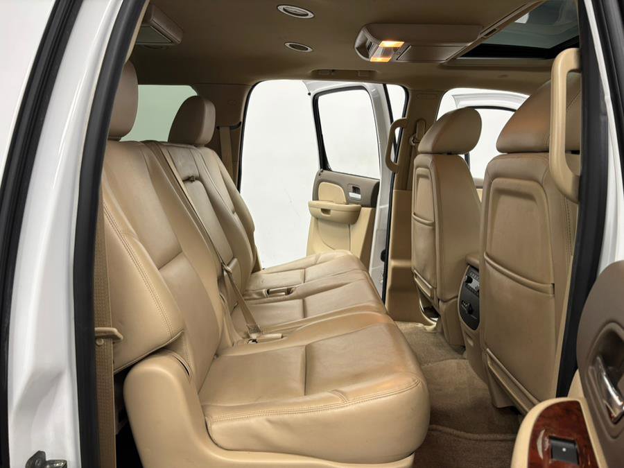 Used 2014 Chevrolet Suburban LTZ image 33