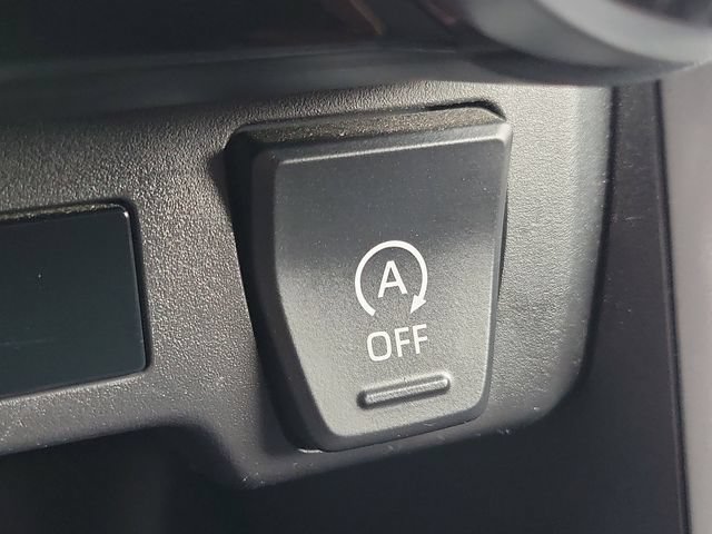 Used 2025 Toyota RAV4 XLE FWD image 15
