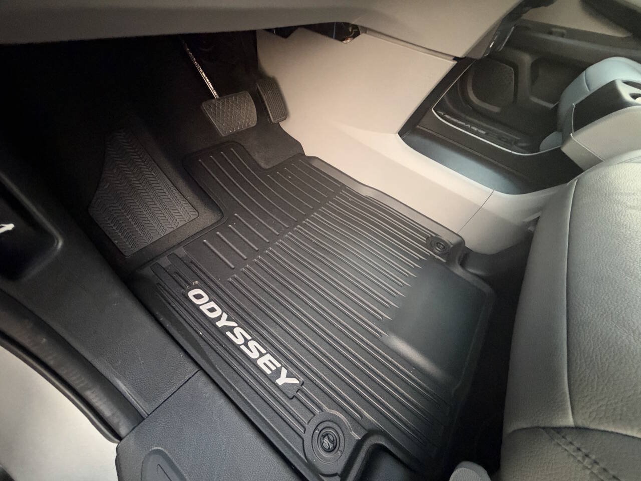 Used 2024 Honda Odyssey EX-L image 13