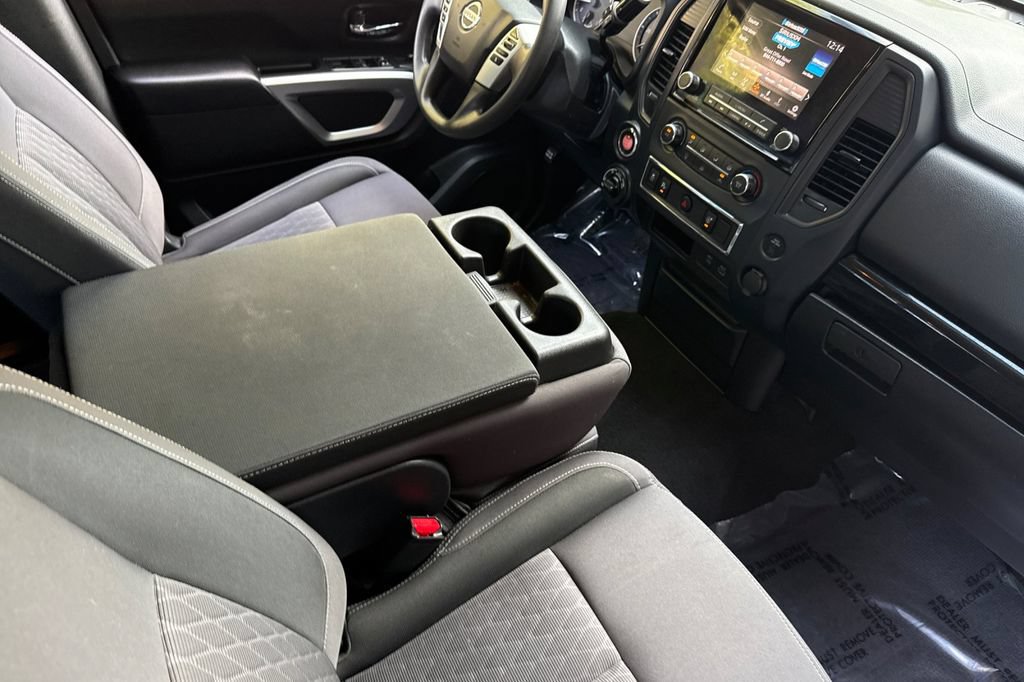 Used 2022 Nissan Titan SV AWD/4WD image 17