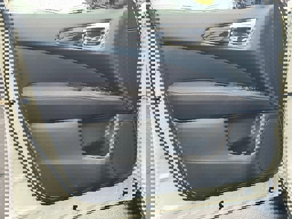 Used 2017 Nissan Pathfinder SV image 28