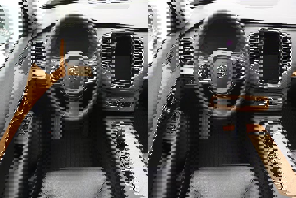 Used 2024 Volvo XC90 T8 Plus w/ Protection Package Premier image 11