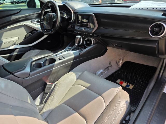 Used 2017 Chevrolet Camaro LT w/ Technology Package RWD image 9