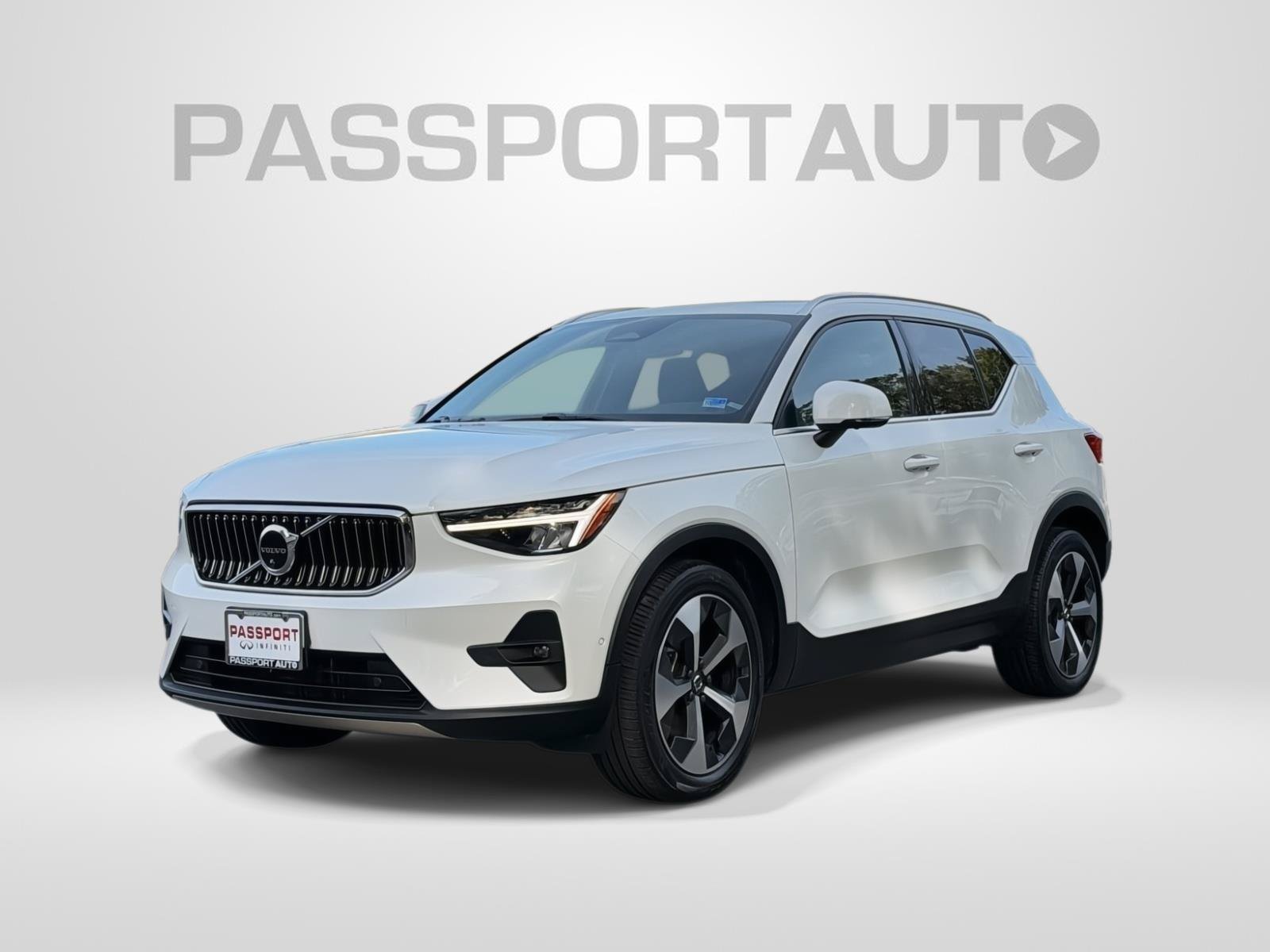 Used 2023 Volvo XC40 B5 Plus w/ Driver Assist Package