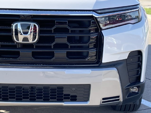 New 2026 Honda Pilot Touring image 9