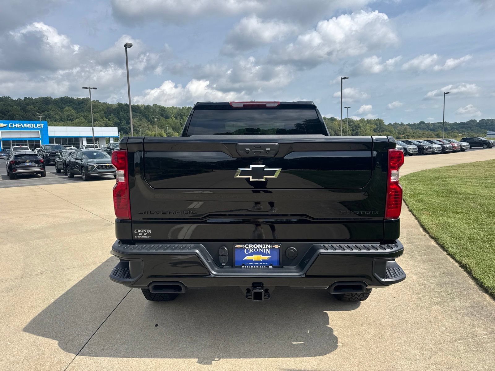New 2026 Chevrolet Silverado 1500 Custom Trail Boss w/ Dark Appearance Package AWD/4WD image 5