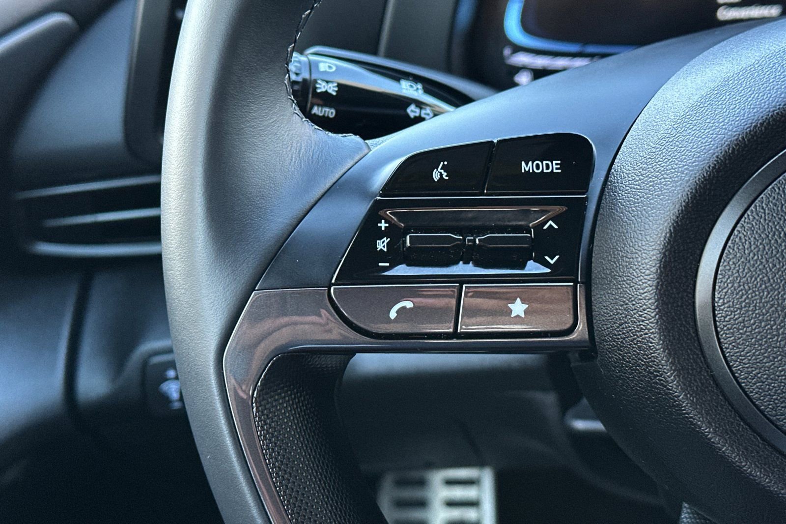 Certified 2025 Hyundai Elantra Sport w/ Cargo Package image 25