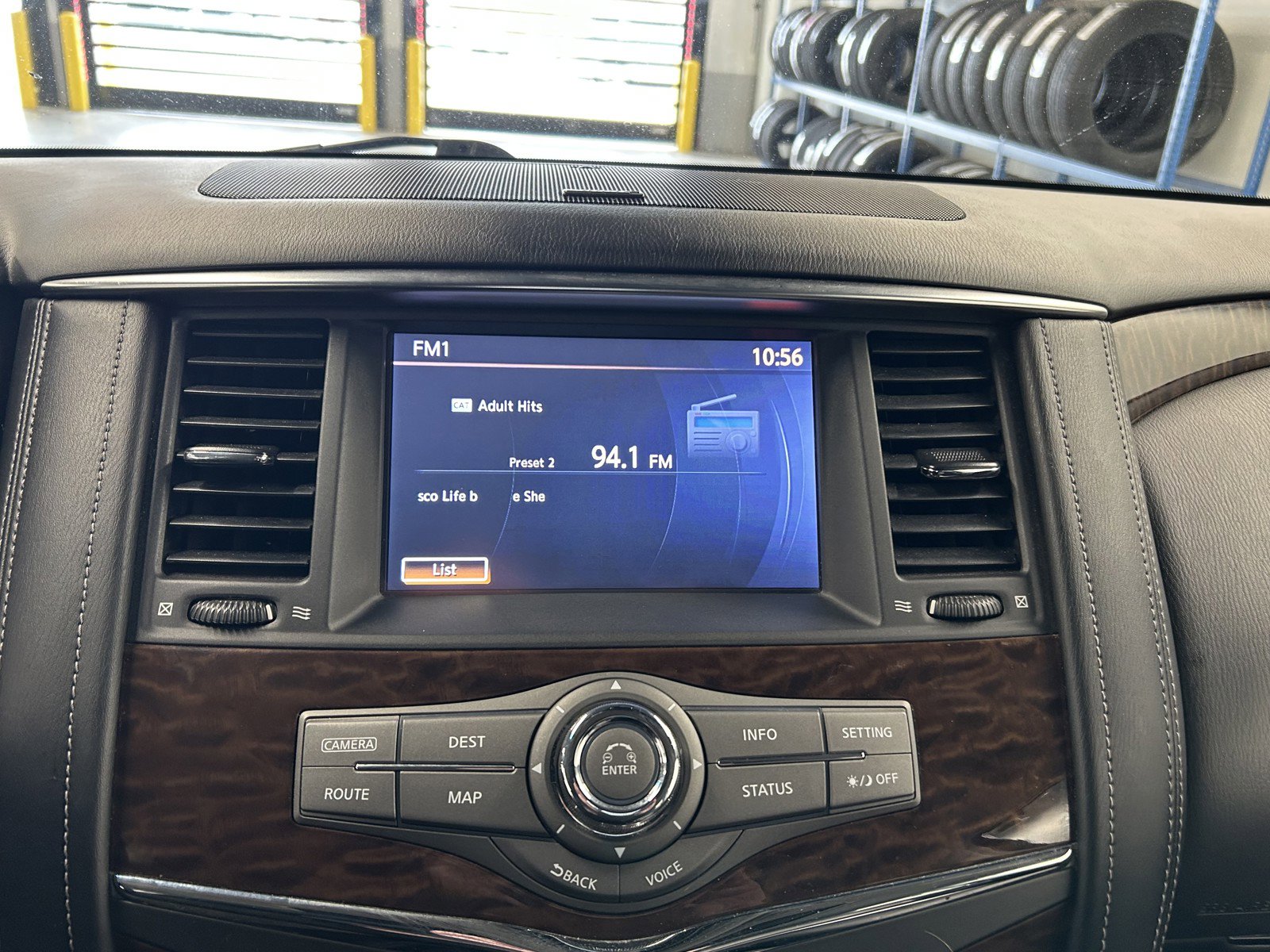 Used 2017 Nissan Armada Platinum image 30