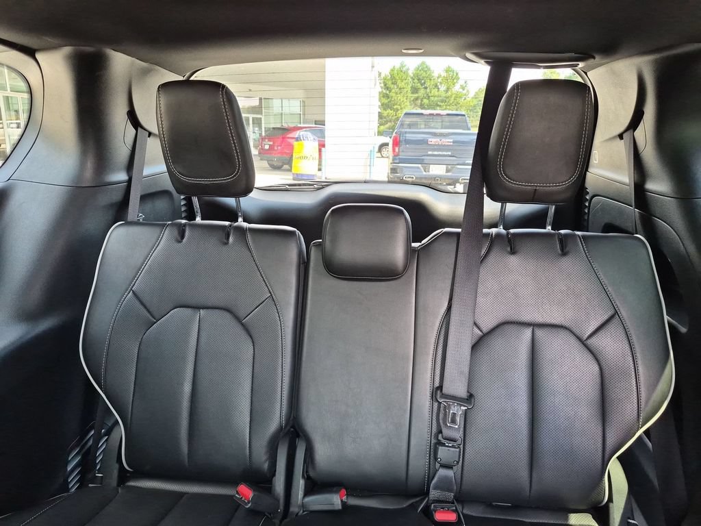 Used 2025 Chrysler Pacifica Limited FWD image 30