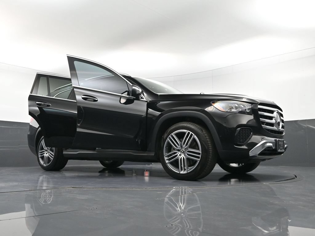 Used 2025 Mercedes-Benz GLS 450 4MATIC image 42