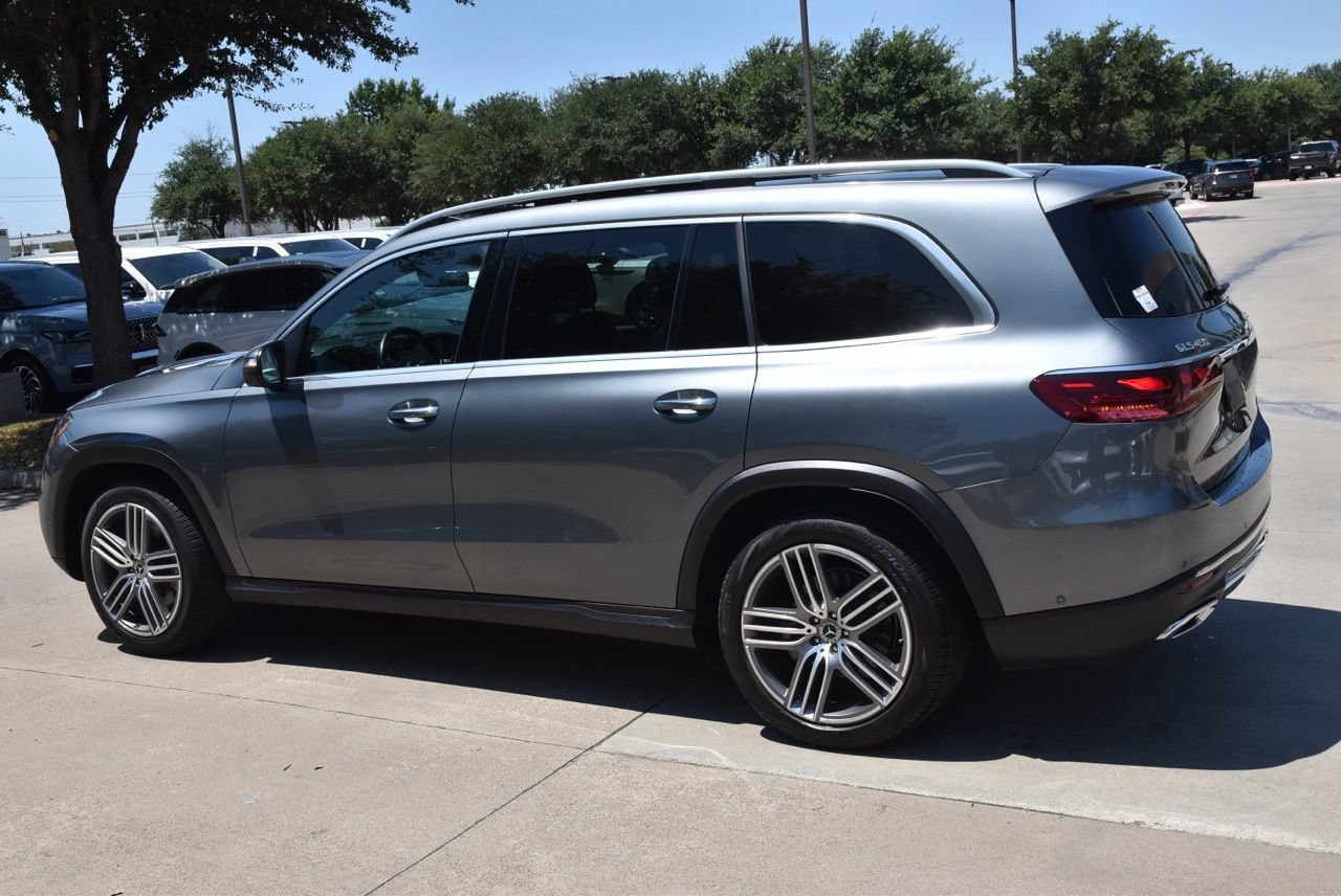 Used 2024 Mercedes-Benz GLS 450 4MATIC image 11