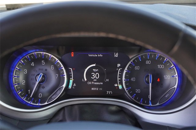 Used 2022 Chrysler Pacifica Touring image 34