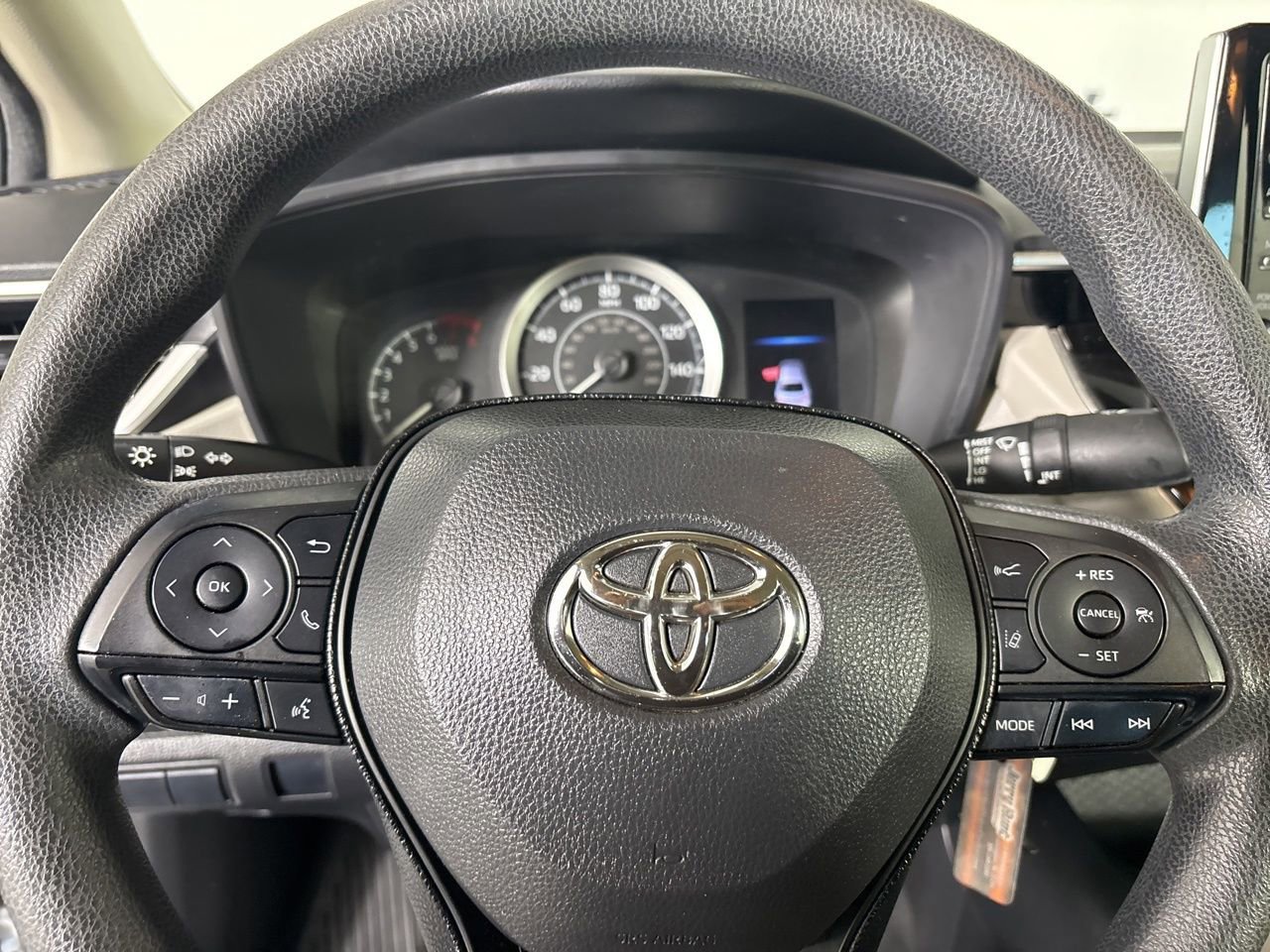 Used 2020 Toyota Corolla LE FWD image 10