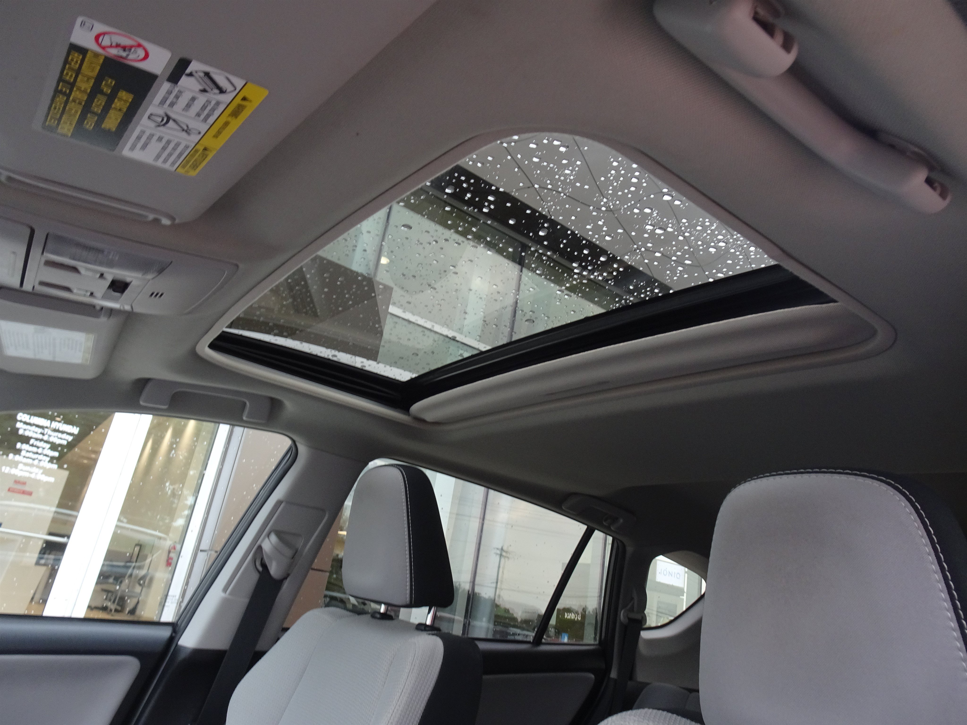 Used 2017 Toyota RAV4 XLE FWD image 11