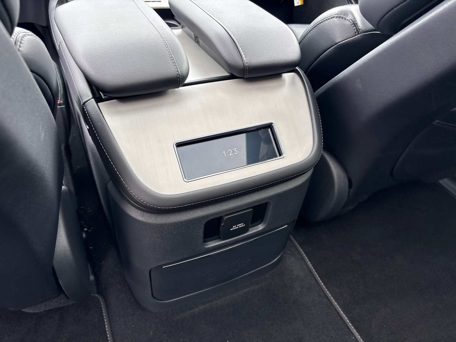 New 2026 Lincoln Navigator Reserve w/ Jet Appearance Package AWD/4WD image 30
