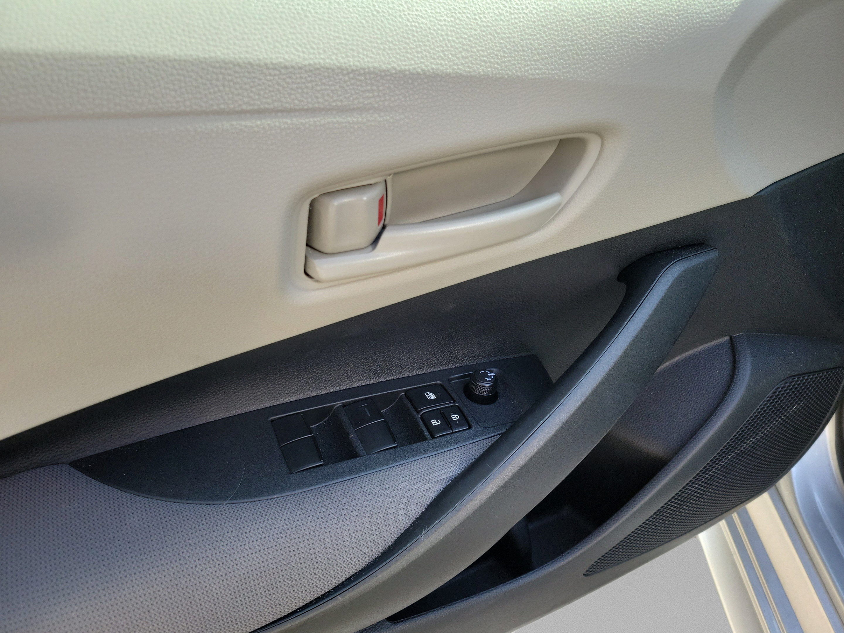 Used 2026 Toyota Corolla LE FWD image 7