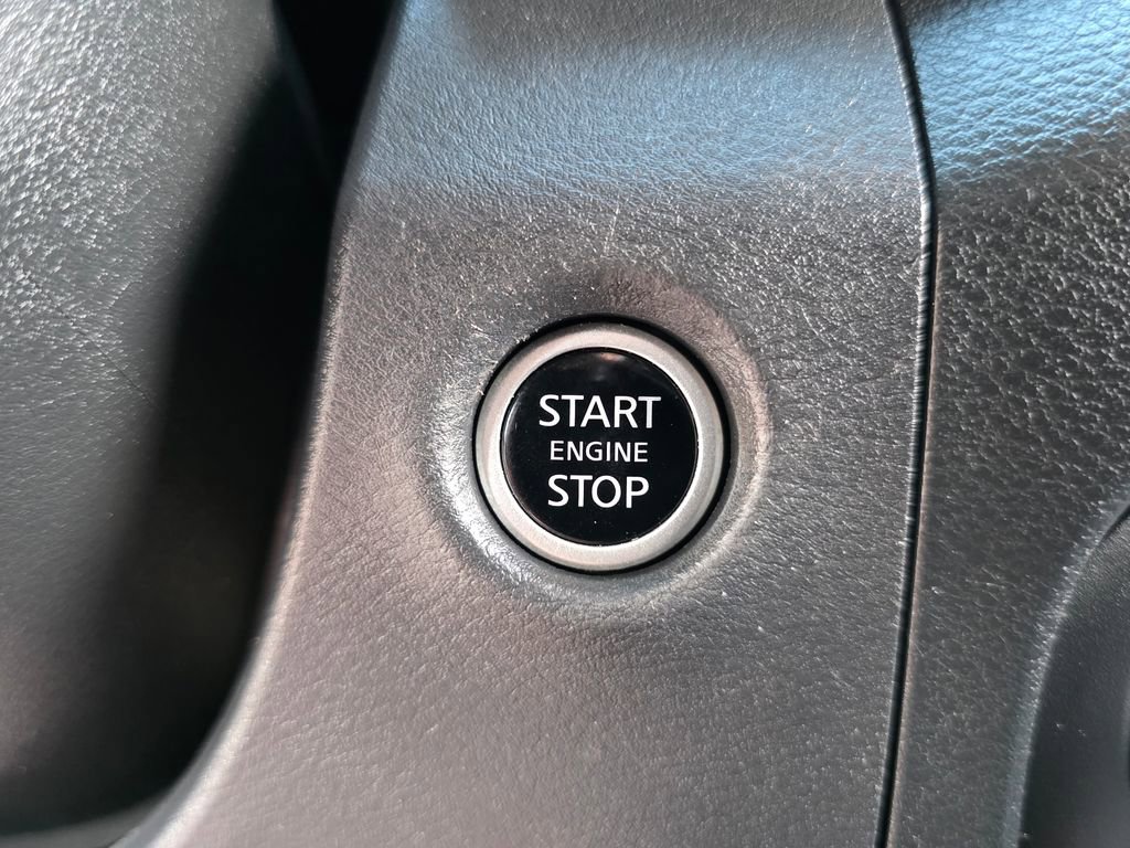 Used 2023 Nissan Frontier SV image 33