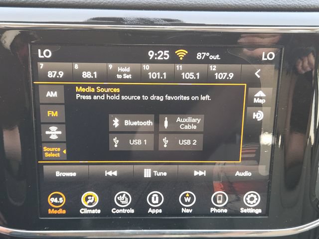 Used 2022 Jeep Grand Cherokee Laredo E w/ Security & Convenience Group AWD/4WD image 22