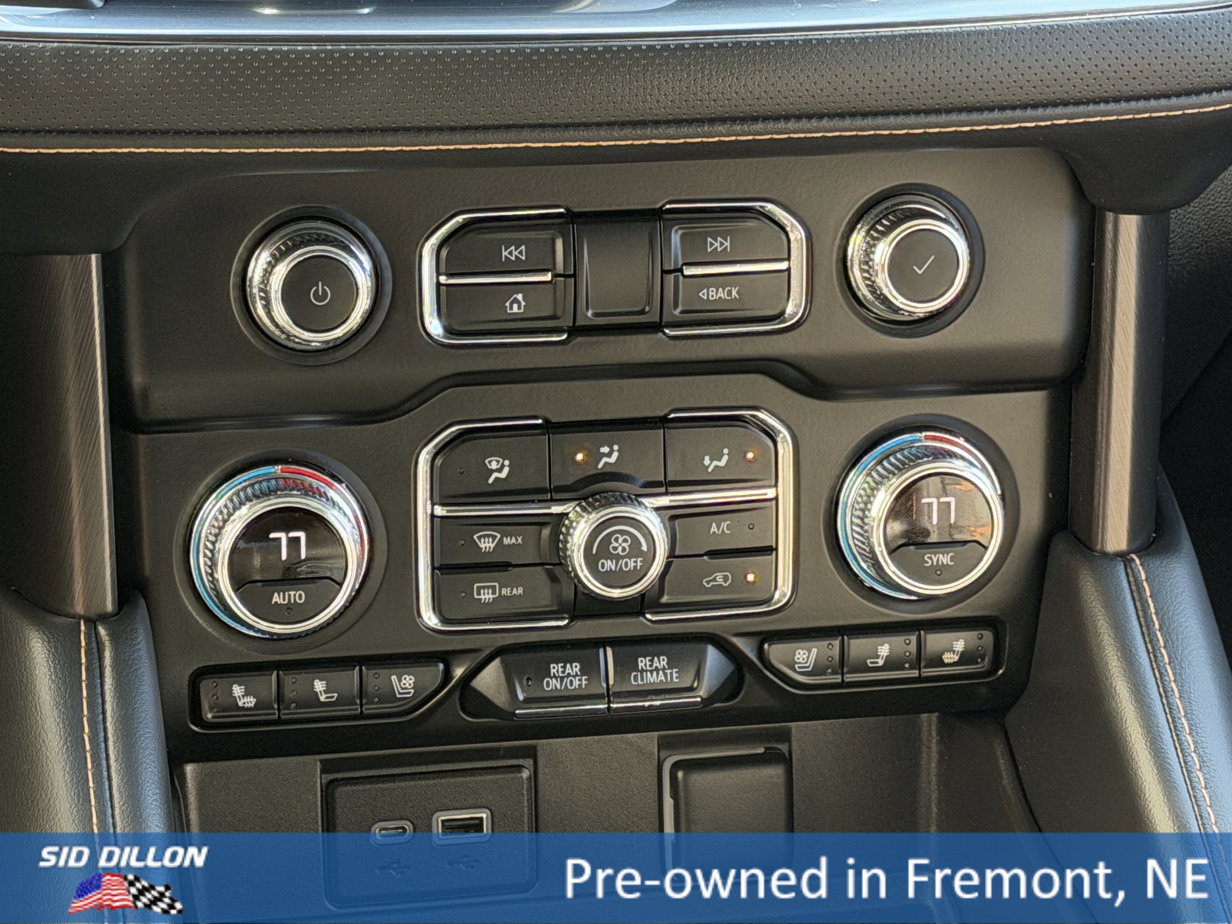 Used 2023 GMC Yukon AT4 w/ Technology Package image 12