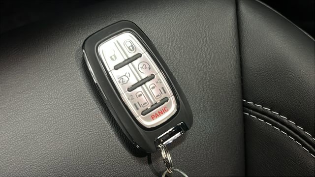 New 2026 Chrysler Pacifica Select image 26