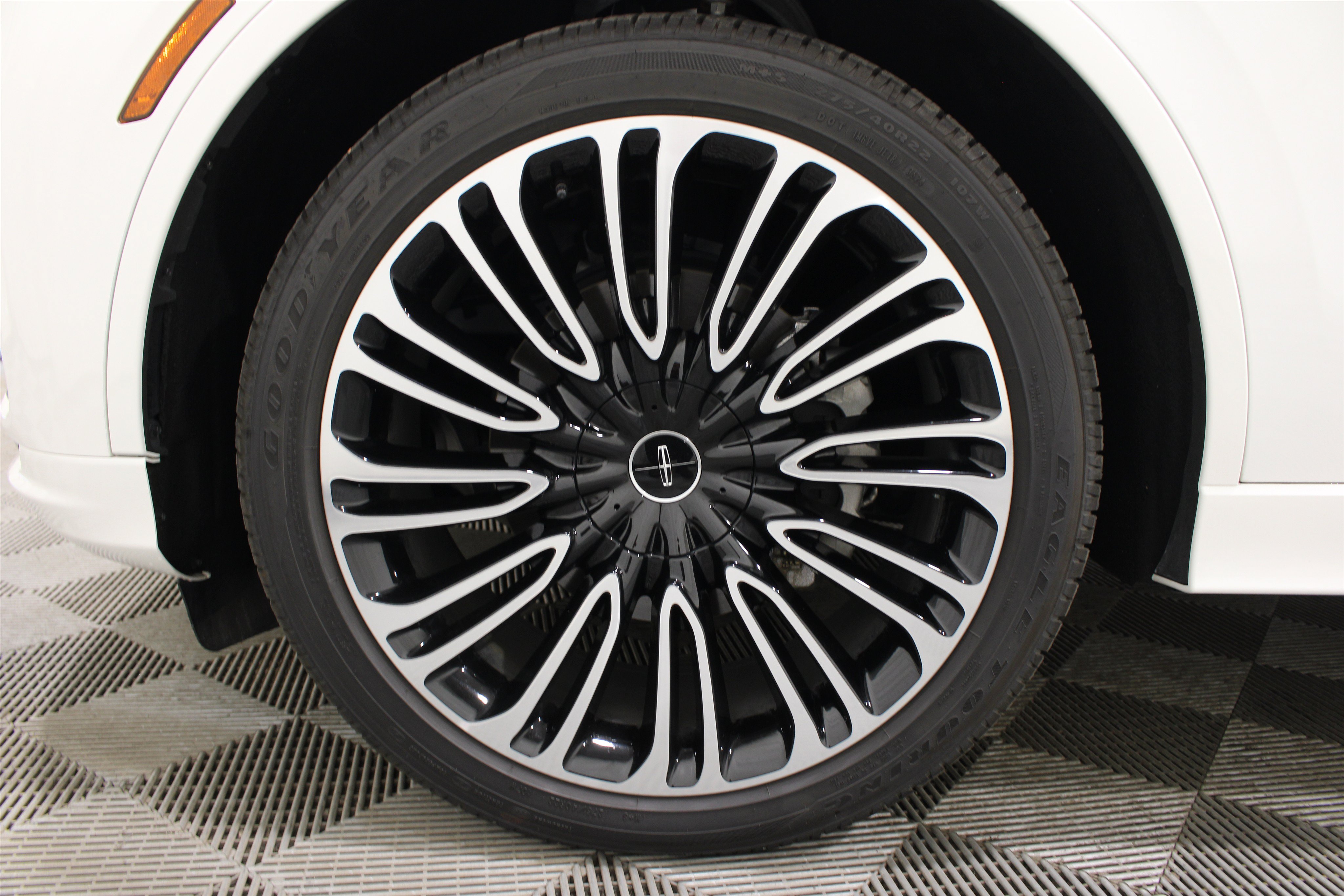 Used 2025 Lincoln Aviator Black Label AWD/4WD image 42