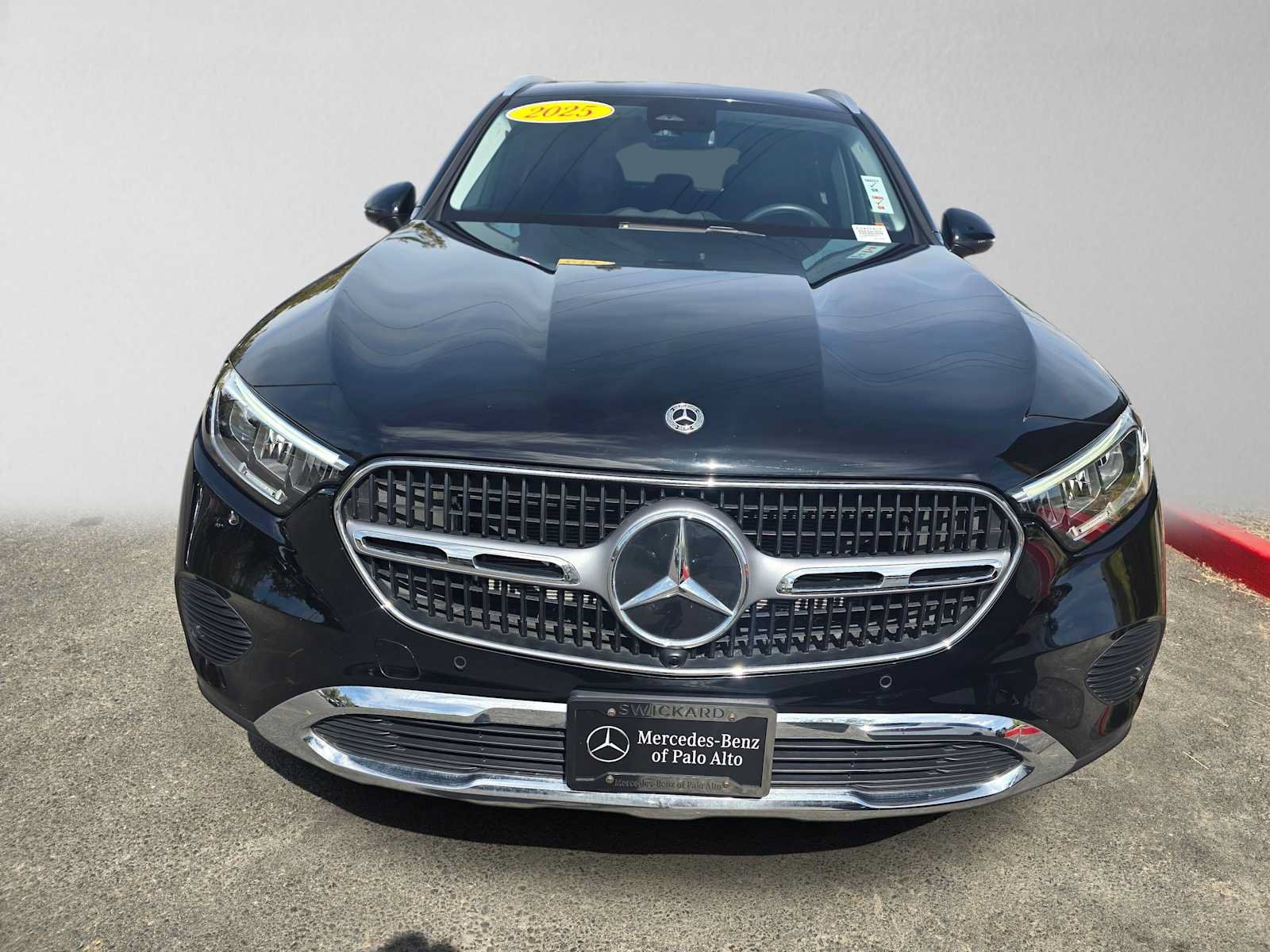 Used 2025 Mercedes-Benz GLC 350e 4MATIC image 8