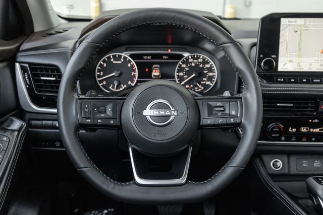 Used 2023 Nissan Rogue SL w/ SL Premium Package image 8