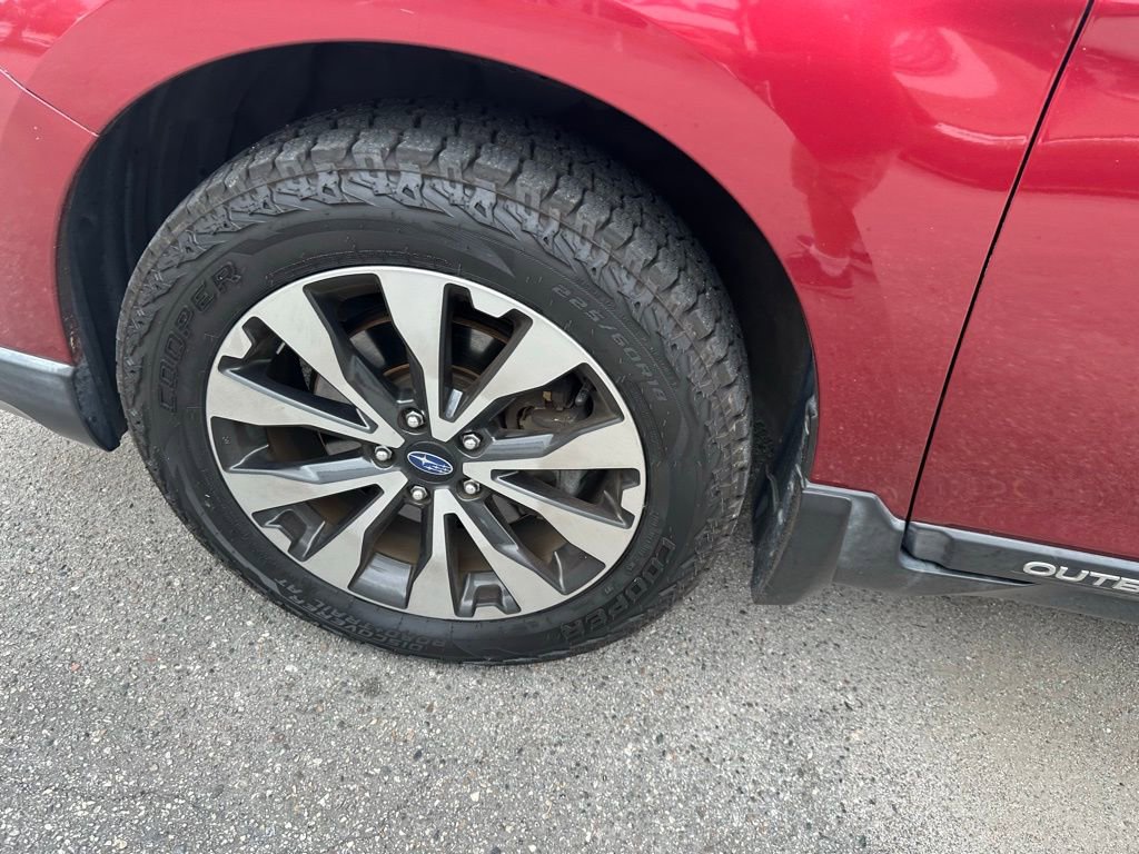 Used 2017 Subaru Outback 2.5i Limited w/ Popular Package #5 image 11