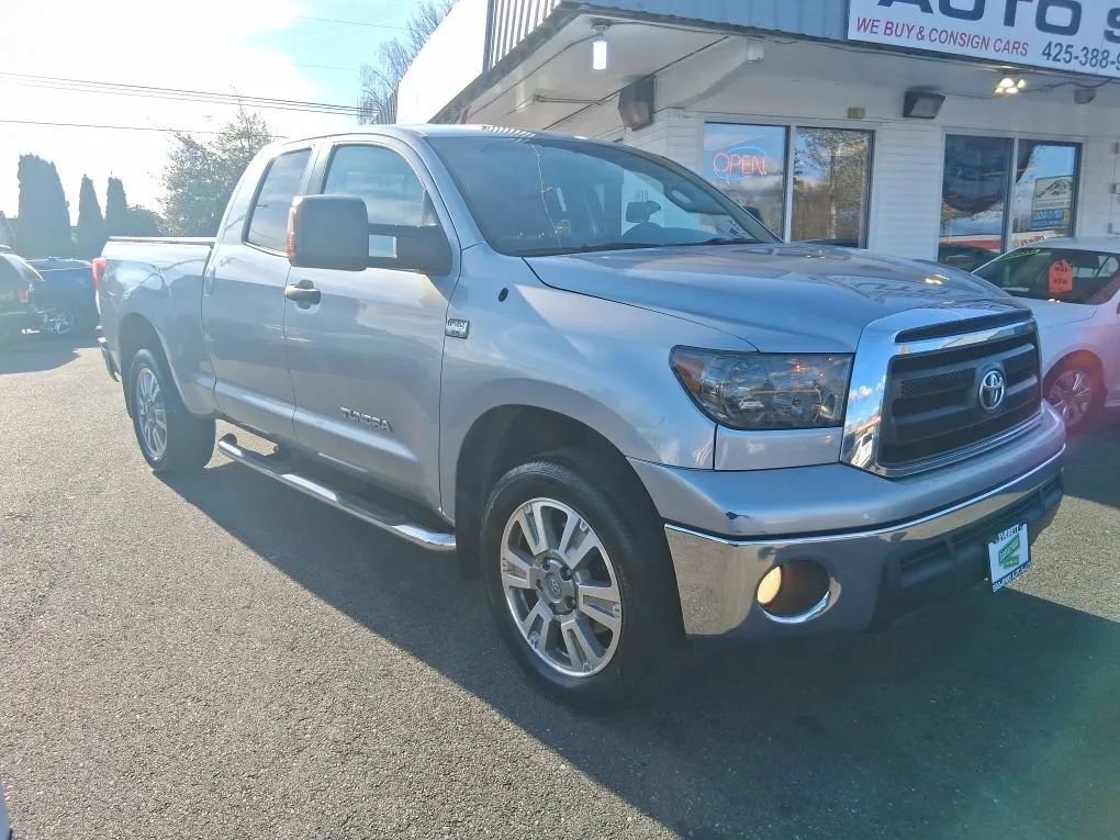 Used 2010 Toyota Tundra 4x4 Double Cab image 3
