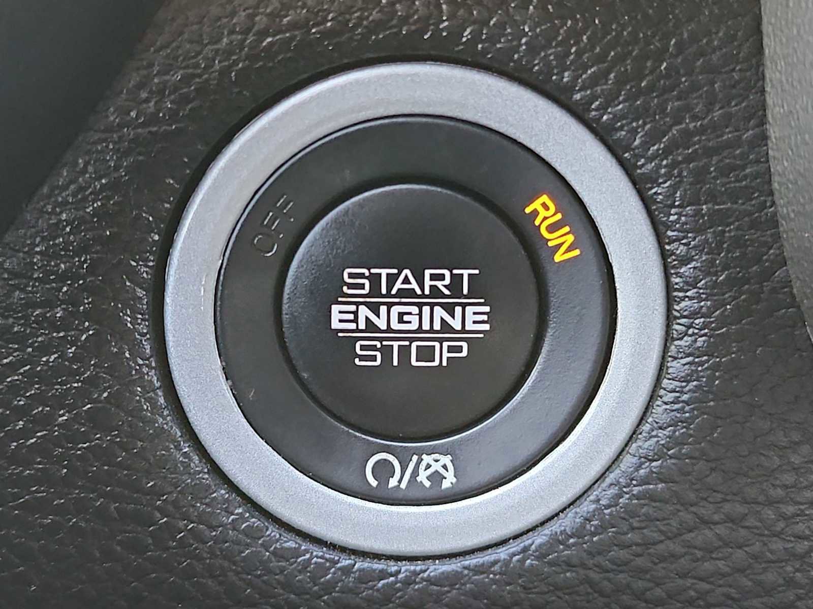Used 2025 RAM 1500 Laramie image 24