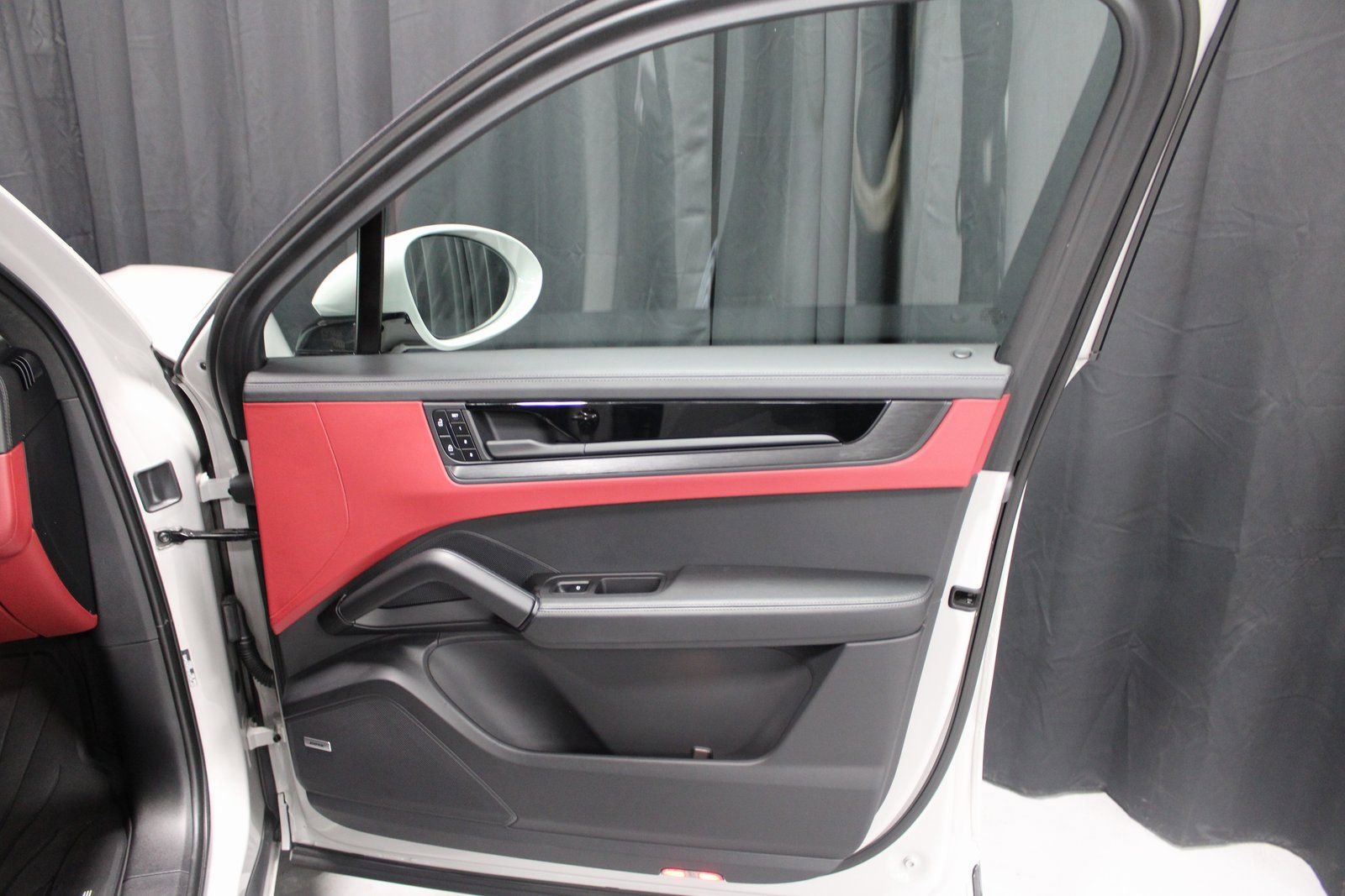 Certified 2025 Porsche Cayenne GTS image 24