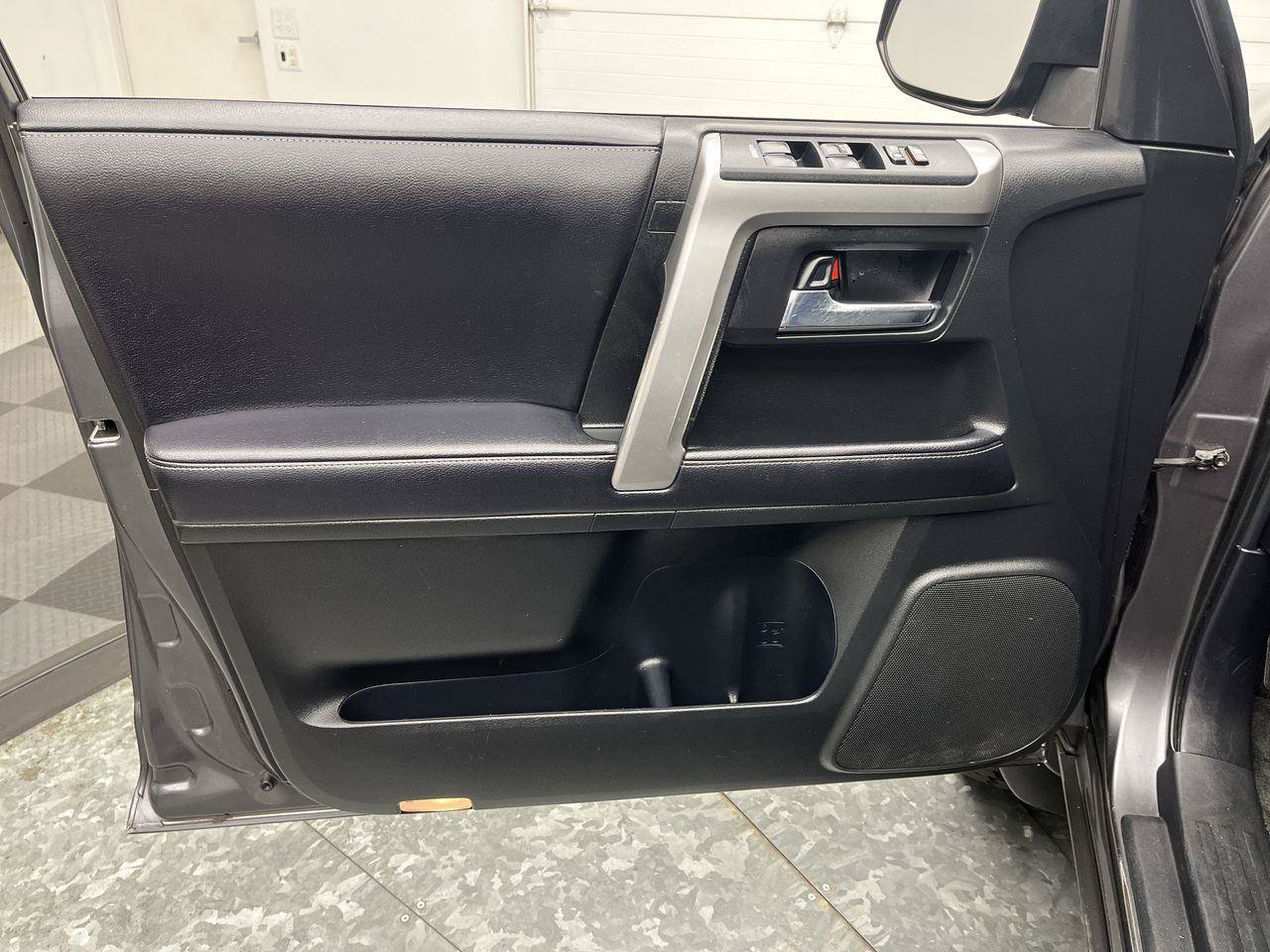 Used 2018 Toyota 4Runner SR5 Premium AWD/4WD image 7